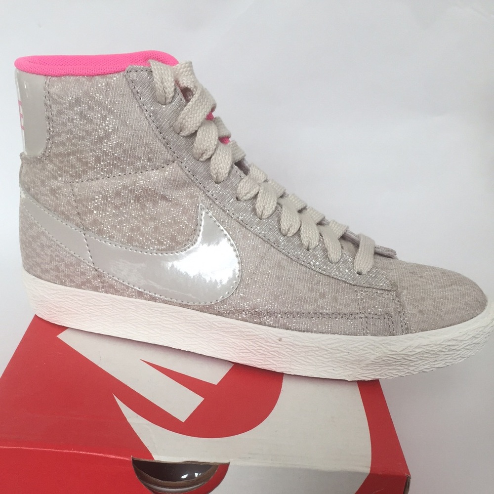 Nike Blazer 77 Mid Womens Textile